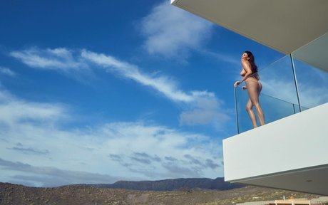 female popular onlyfans sexy nude picture