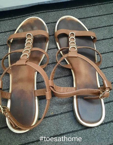 homefortoes hot model images