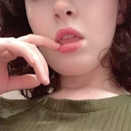 Peachieteas model nudes picture