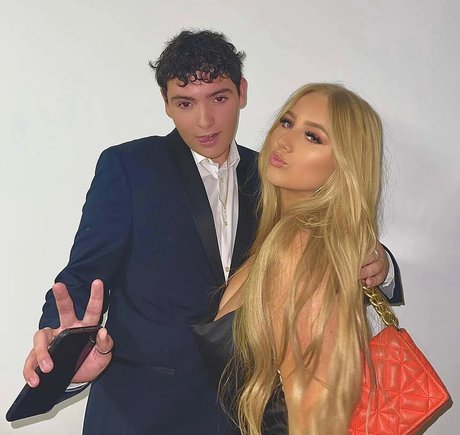 milf glasses onlyfans hot sex gallery