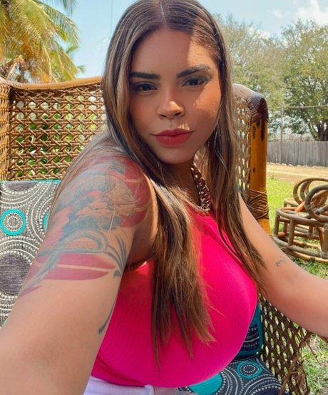 Karen Garcia model pretty pic