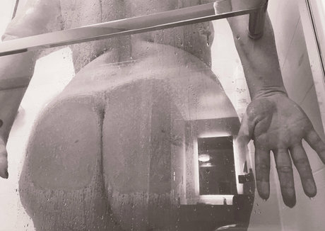 browneyedhurricane adult model pictures