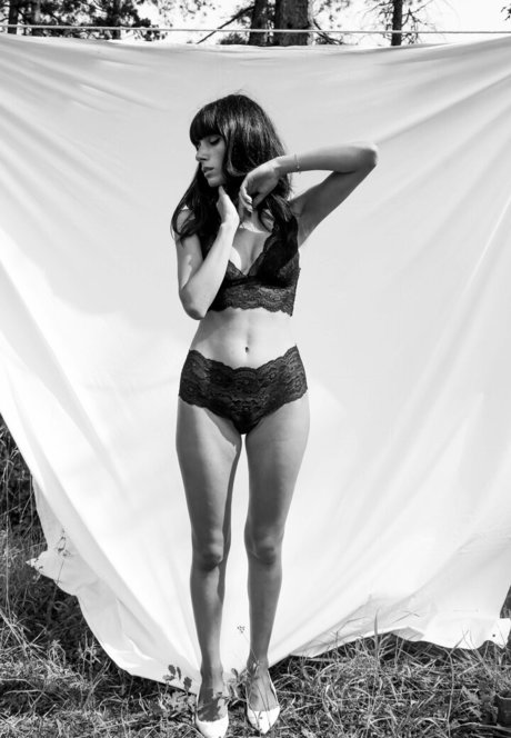 Giulia Finocchi nude model image