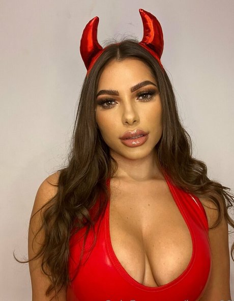 kenza00 model naked gallery