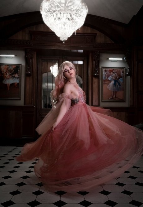 blonde muscle onlyfans nude pic