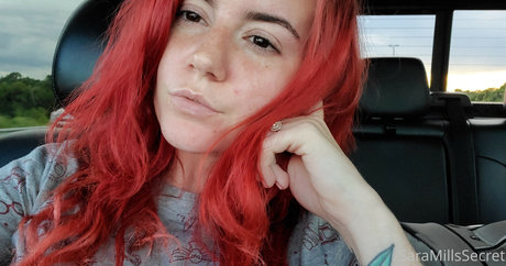 Sara Mills star archive