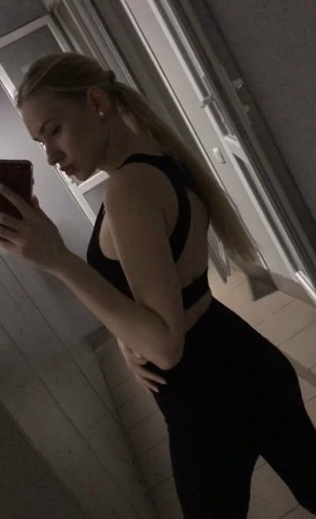 girl onlyfans naked picture