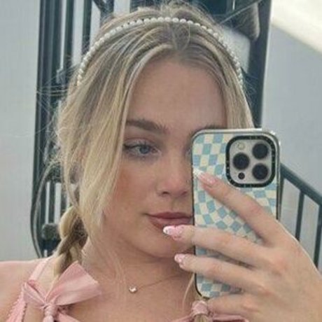 Karissa Duncan top model pictures