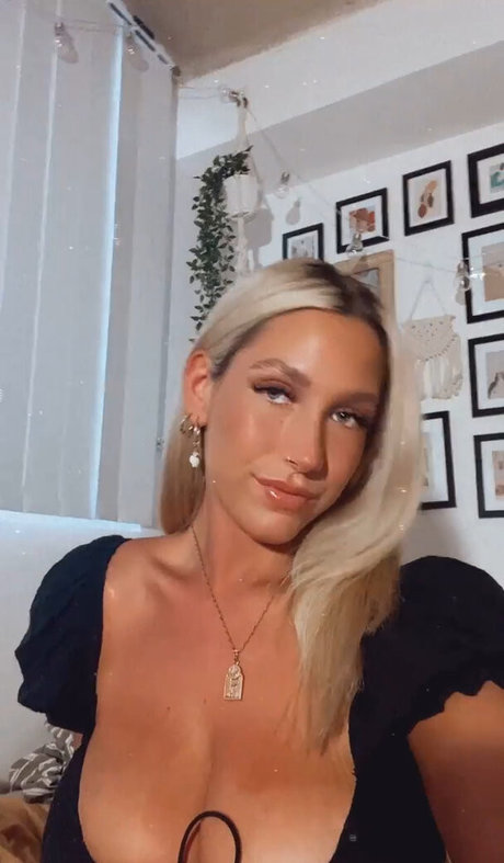 Ariel D pornstar sex gallery