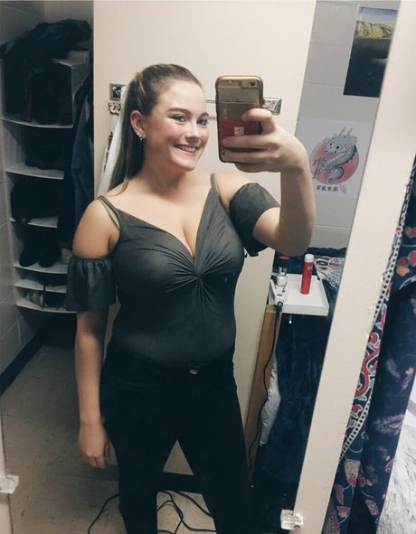 Olivia H pornstar adult pic