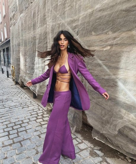 Bego Vargas erotic model image