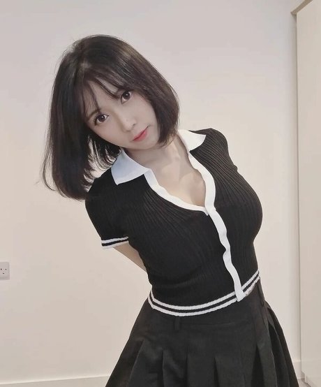 Erkleve star sexy picture