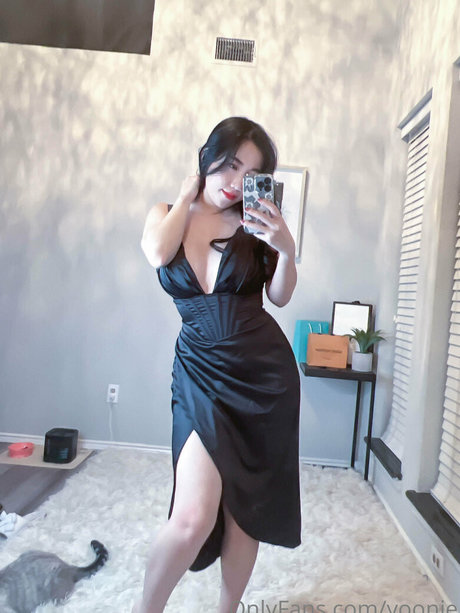 Yoonie free actress photo