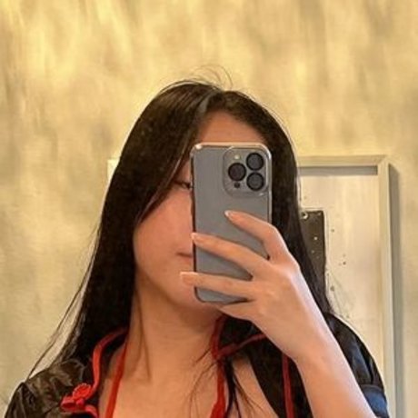 Yoonie pretty model pictures