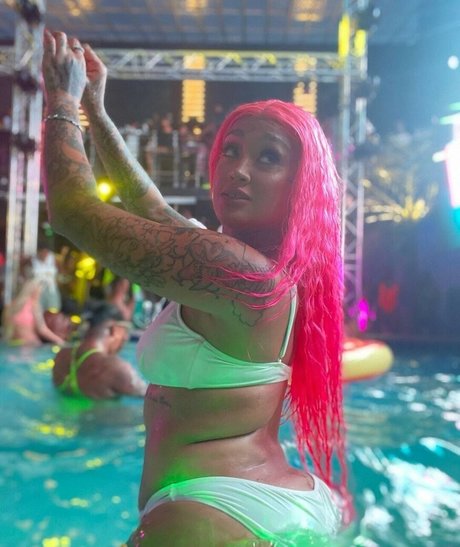 Donna Lombardi model hot pictures