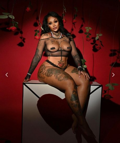 Donna Lombardi model adult pic