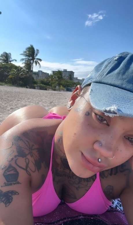 Donna Lombardi sexy model pic