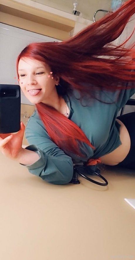 petite slut onlyfans naked picture