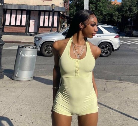 Lagloinski naked pornstar archive