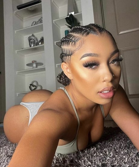 athletic milf onlyfans best pics