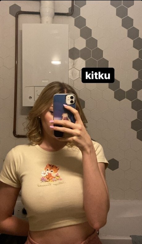 lesbian fingering onlyfans exclusive image