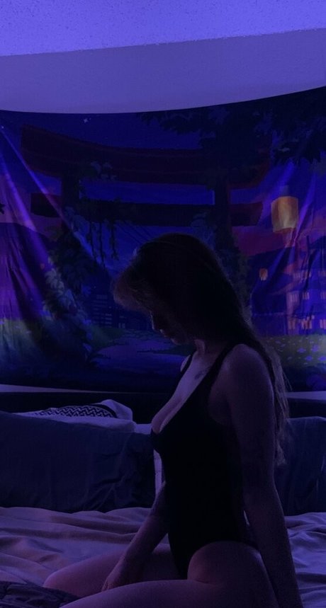 _angdje model pornographic photo