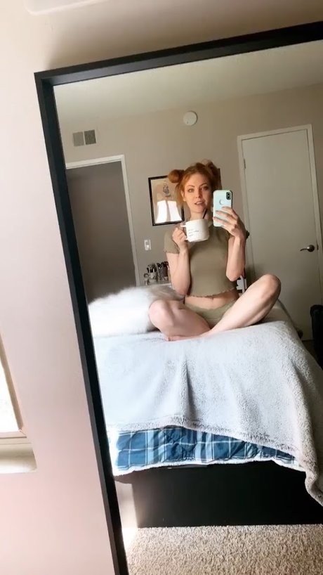 Maid of Might pornstar naked img