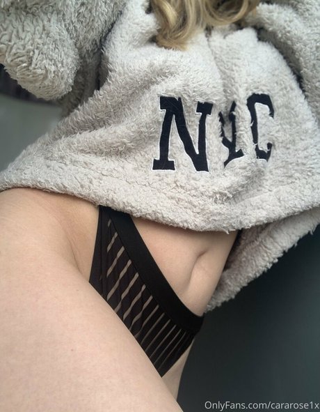 Cara Arabella pornographic model img