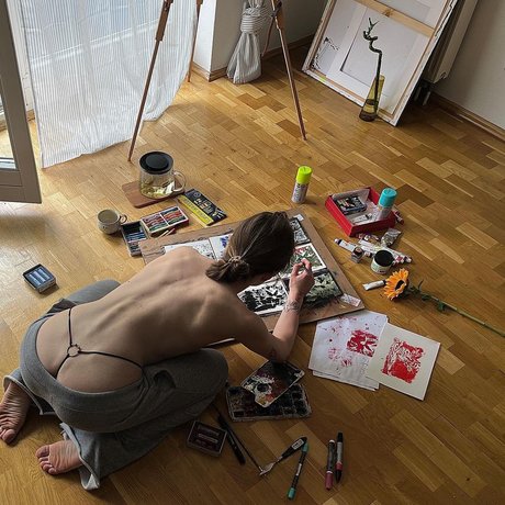 Lilbiii Sashatman nice star photo