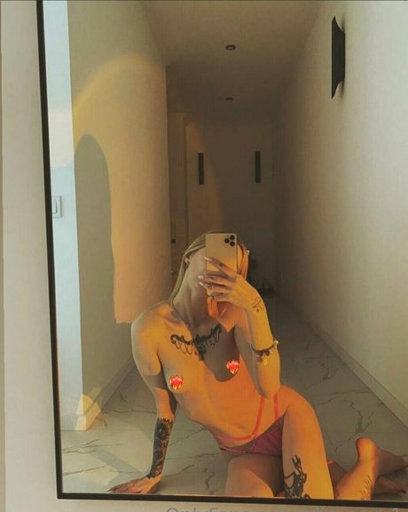 tall onlyfans art nude gallery