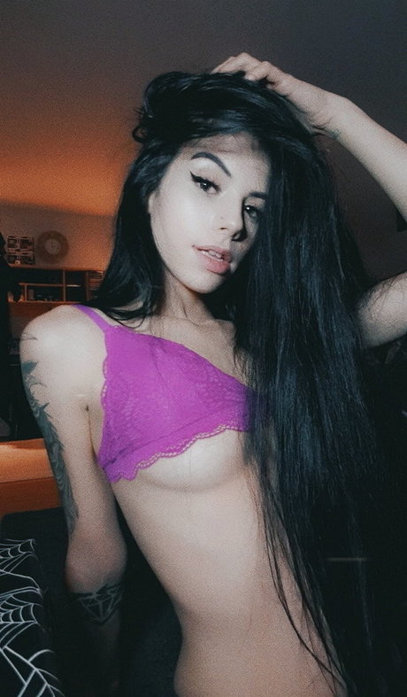 ellathrasher model porn photo