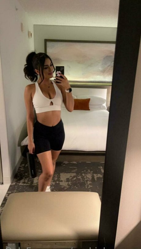 Sophia Leone pretty pornstar img