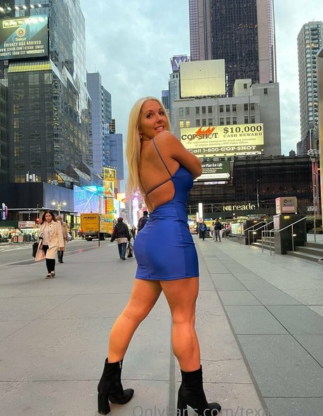 latina shemale onlyfans adult photos