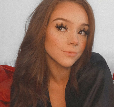 hottest young onlyfans adult pictures