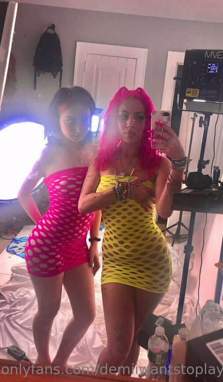 Demii Starr exclusive model galleries