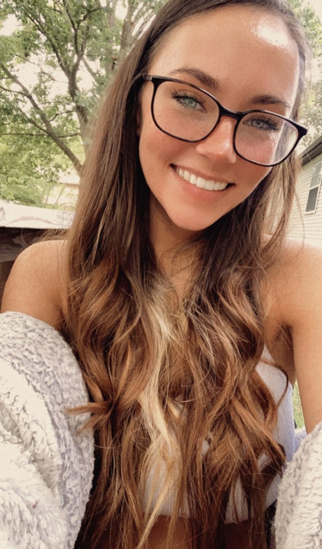 StormiSkies model erotic img