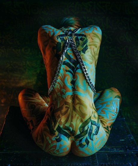 Darina Deinega sexy actress pictures