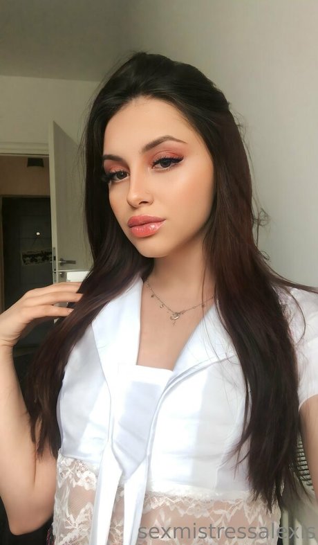 alexislayer exclusive star pictures