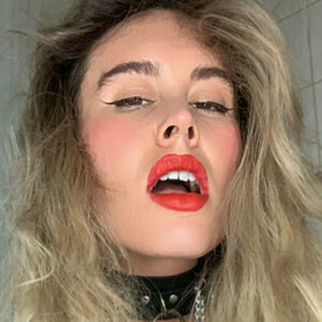 Bad Lou Lou art model picture