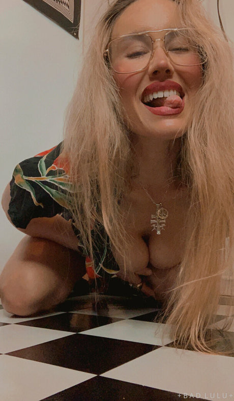 Bad Lou Lou model top photos