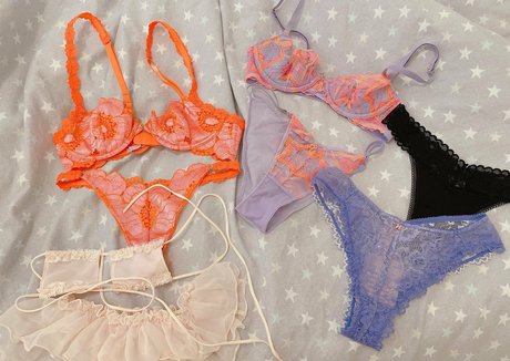 reiyoshida model hot img