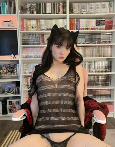 young onlyfans pornographic images