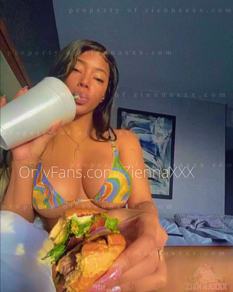 Ziennaxxx exclusive pornstar galleries