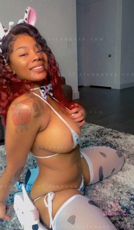Ziennaxxx erotic pornstar photos