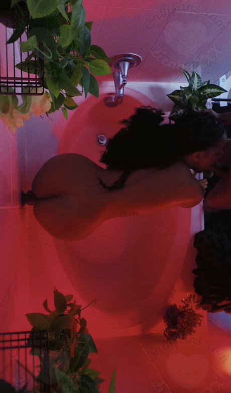 Ziennaxxx pretty pornstar pic