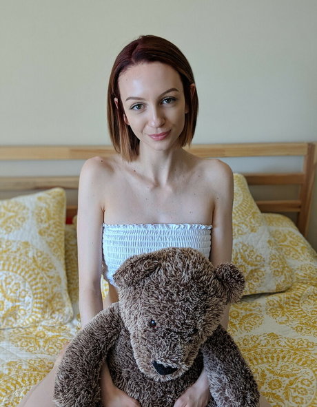 LillyGrips model perfect photos