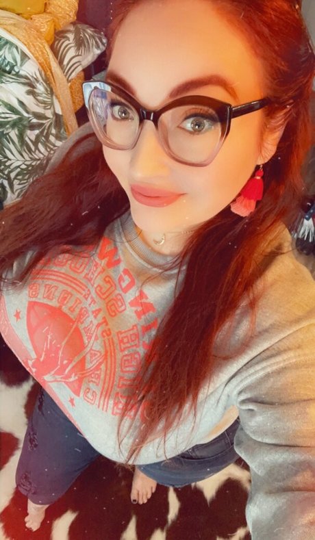 Allie Wayne xxx model pictures