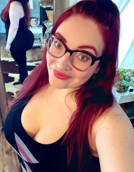 Allie Wayne art actress photos