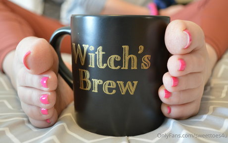 sweettoes4u free model pic