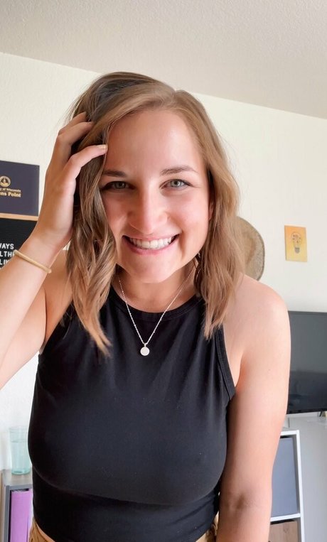 dpeachesfree free model pictures